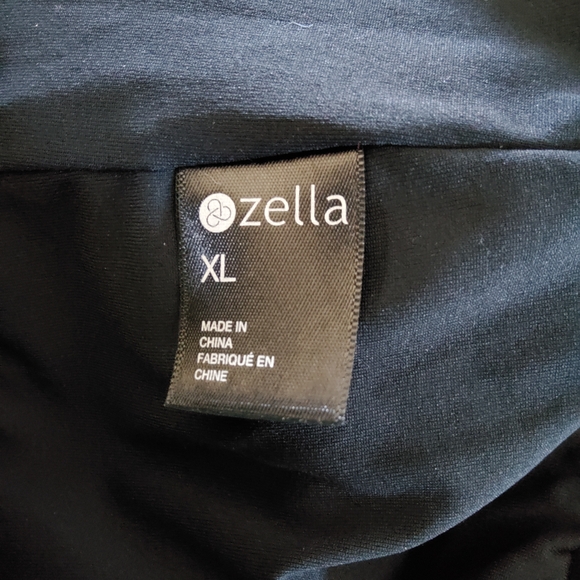 Zella Black Jacket - Picture 4 of 5